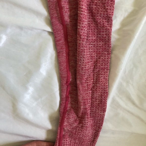 SOLD Pink gym shark leggings - Picture 7 of 13